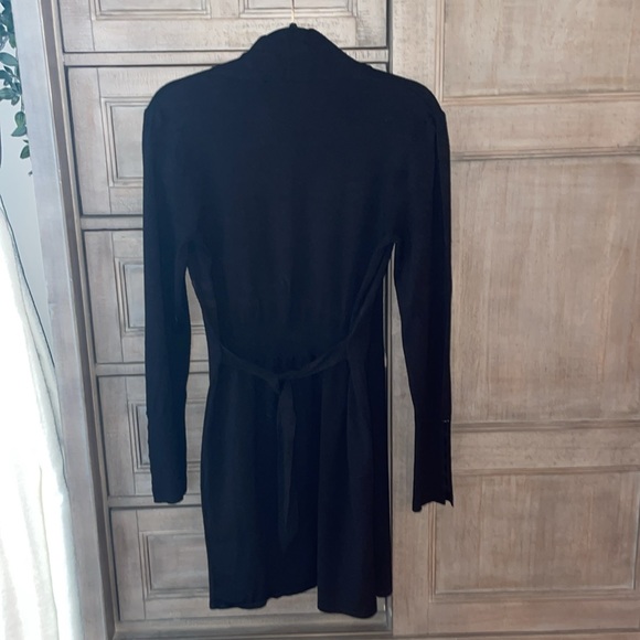 White House Black Market sweater, size small - Picture 3 of 5